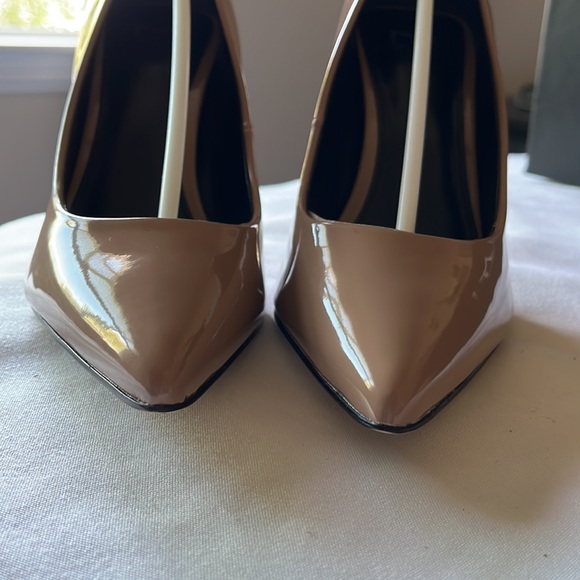 New! Marc Fisher LTD Everly Pointed Toe Pump Size 7 Tan NIB Retail $140 - Picture 11 of 14